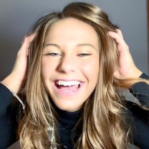 Meet your Posher, Carly